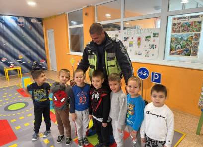 Специални гости – служители от РУ–Севлиево